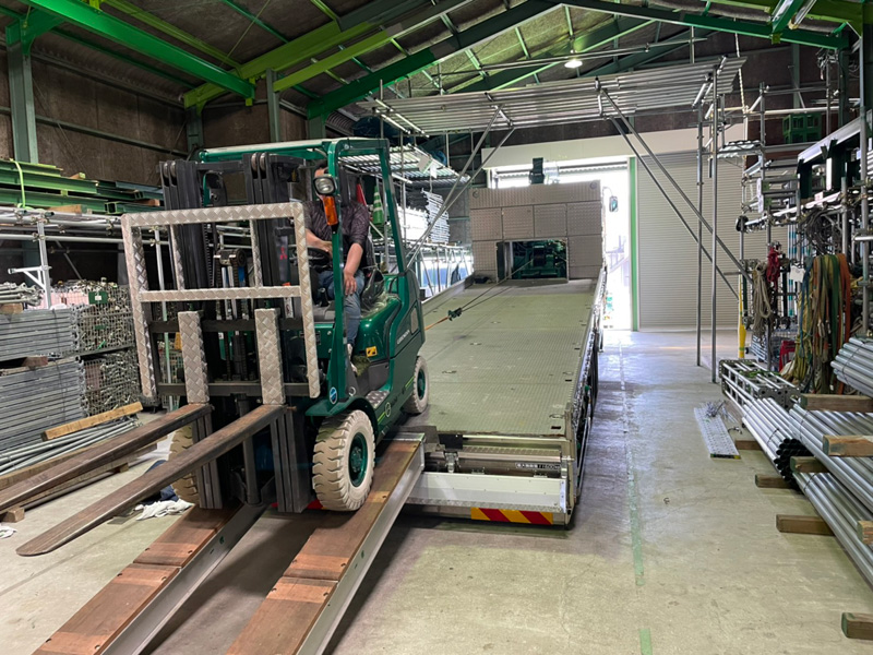 自社フォークリフト積込運搬